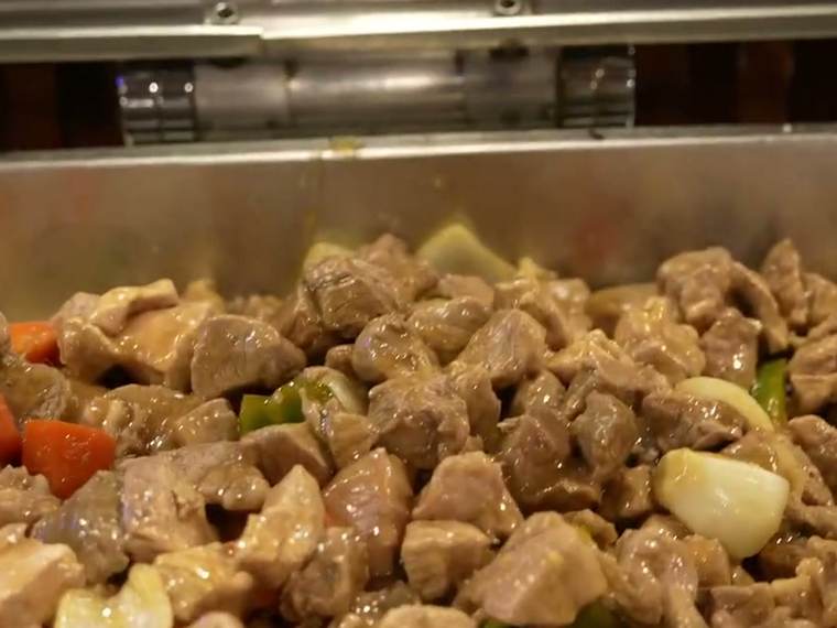学校のカフェテリアの料理